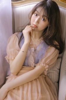 年轻的继拇 主演